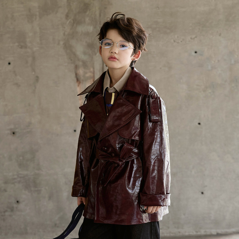 Ragazzi Ragazze Vino Rosso Ner - Streetwear Brand Photography recensione e prezzo